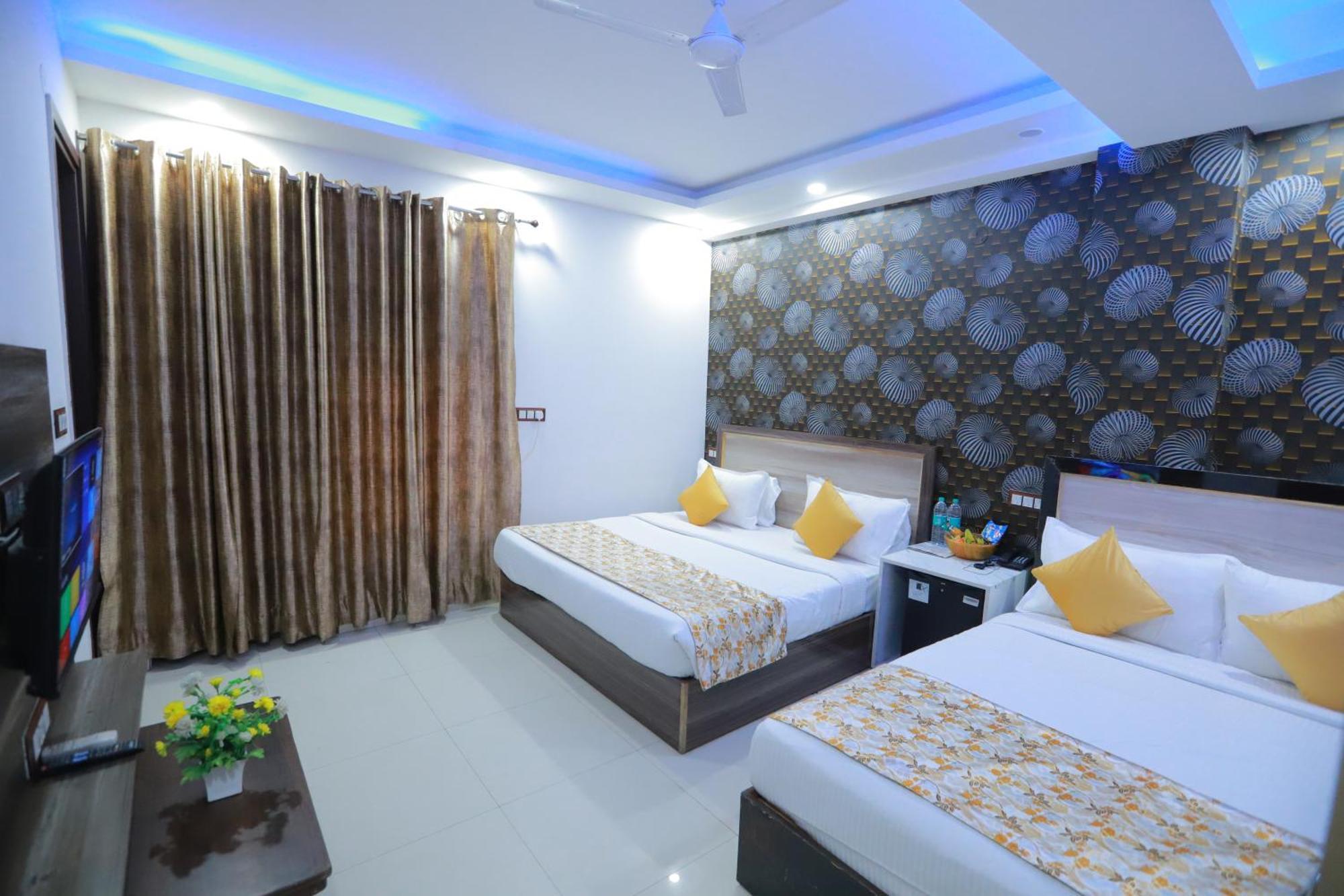 Oaks Inn Plaza Delhi Airport New Delhi Exteriör bild